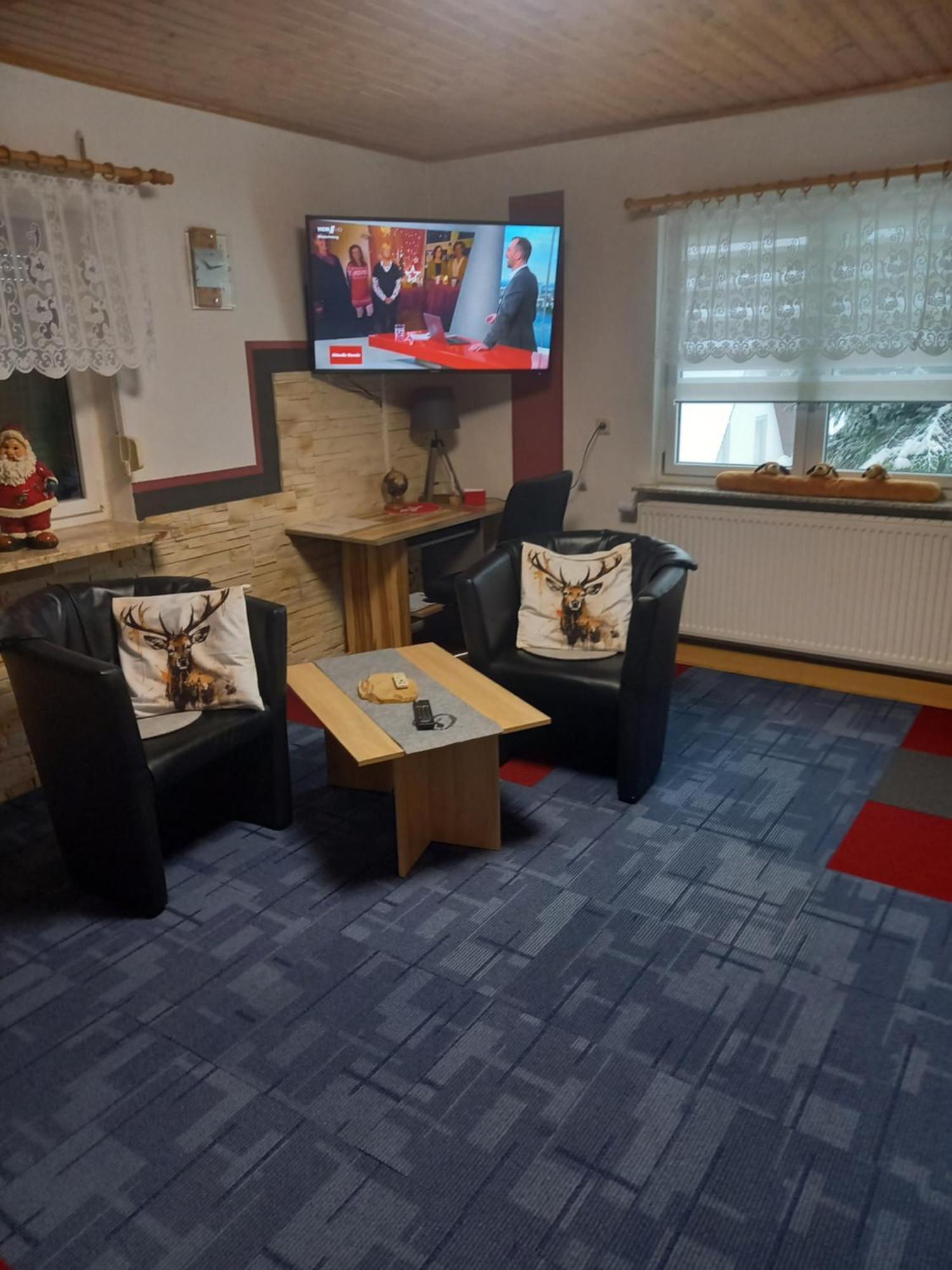 Monteur- Und Ferienwohnung Waldrauschen Fehrenbach Exterior foto